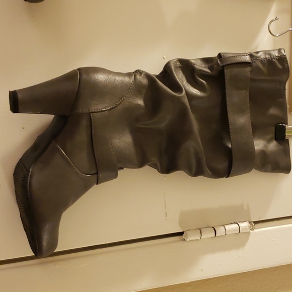 Boots - Picture 2 of 6